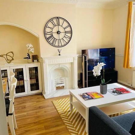 Superb And Comfortable 3Bd Home In Ντάγκεναμ Εξωτερικό φωτογραφία